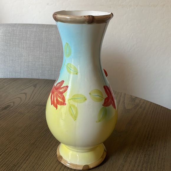 Tropical floral vase - Picture 2 of 2